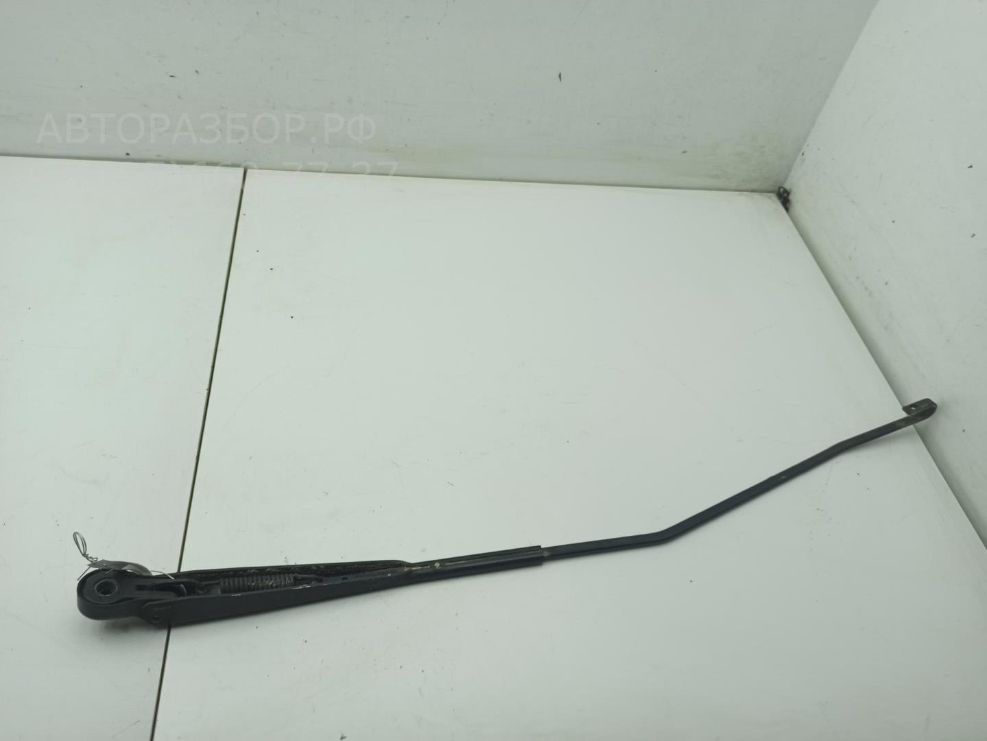 Поводок стеклоочистителя передний правый