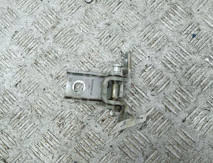 Петля двери