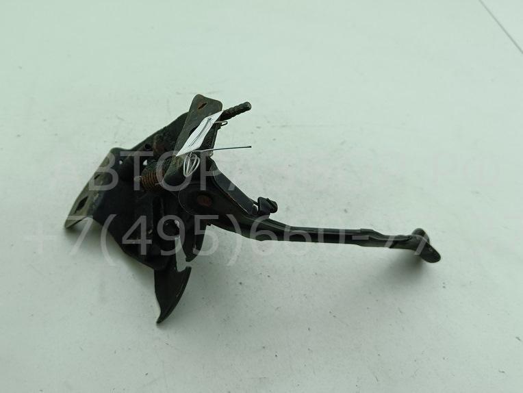 Замок капота