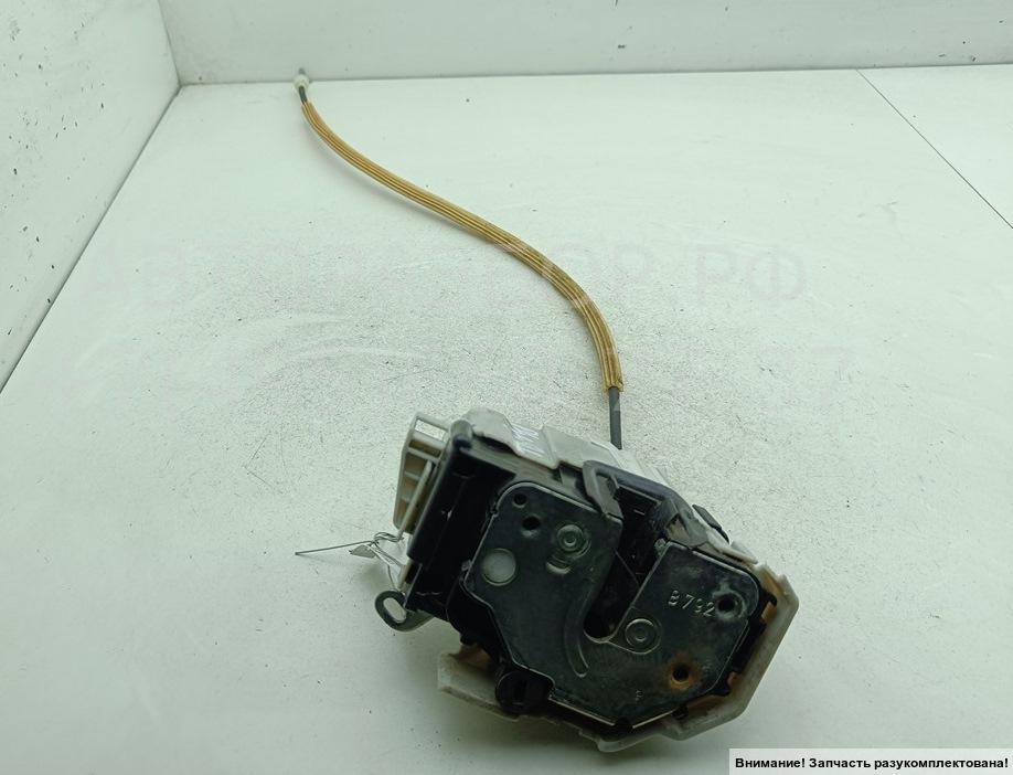 Замок двери передней правой