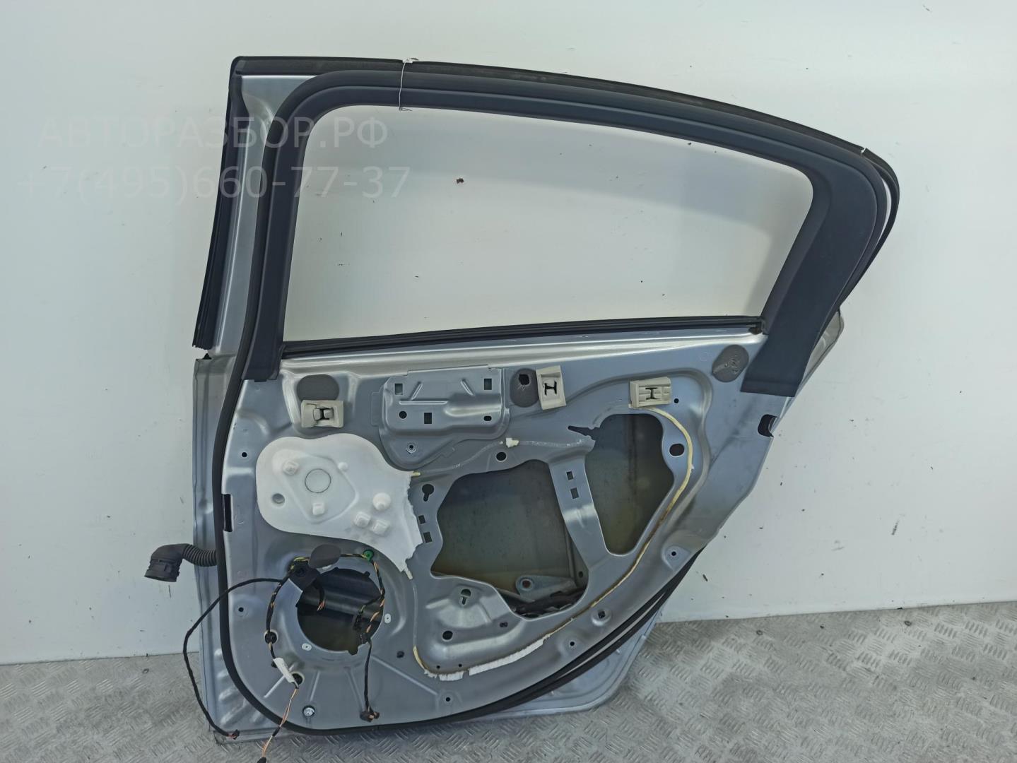 Дверь задняя правая