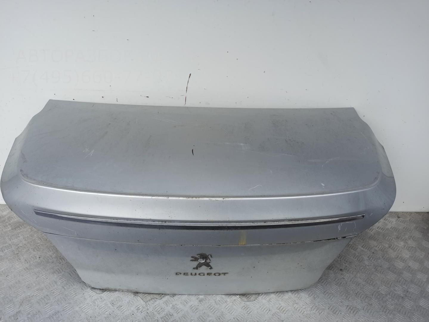 Дверь багажника