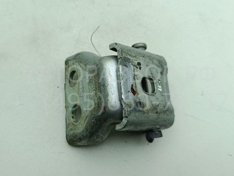 Петля двери