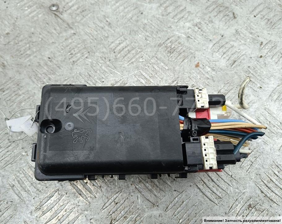 Блок предохранителей