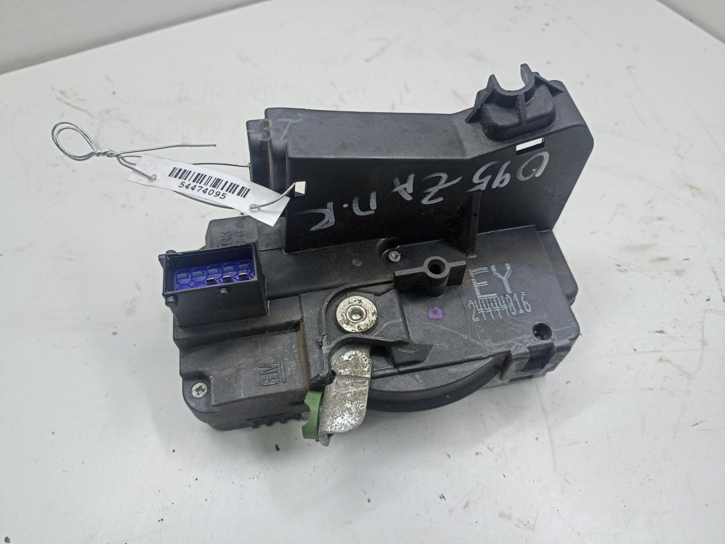 Замок двери передней правой