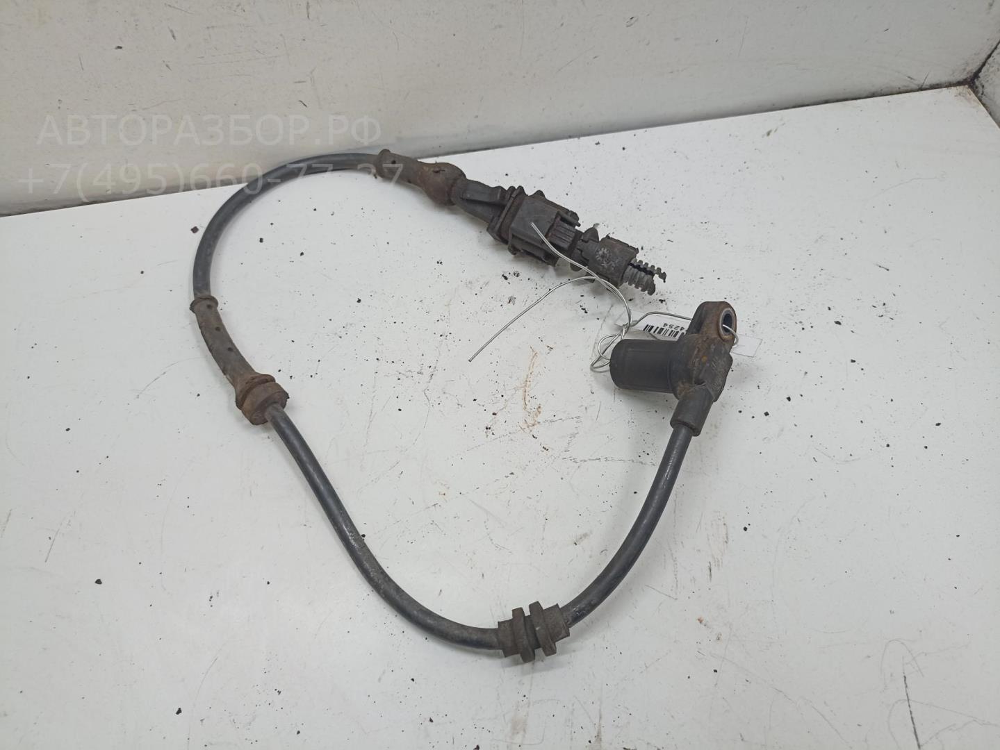 Датчик ABS передний