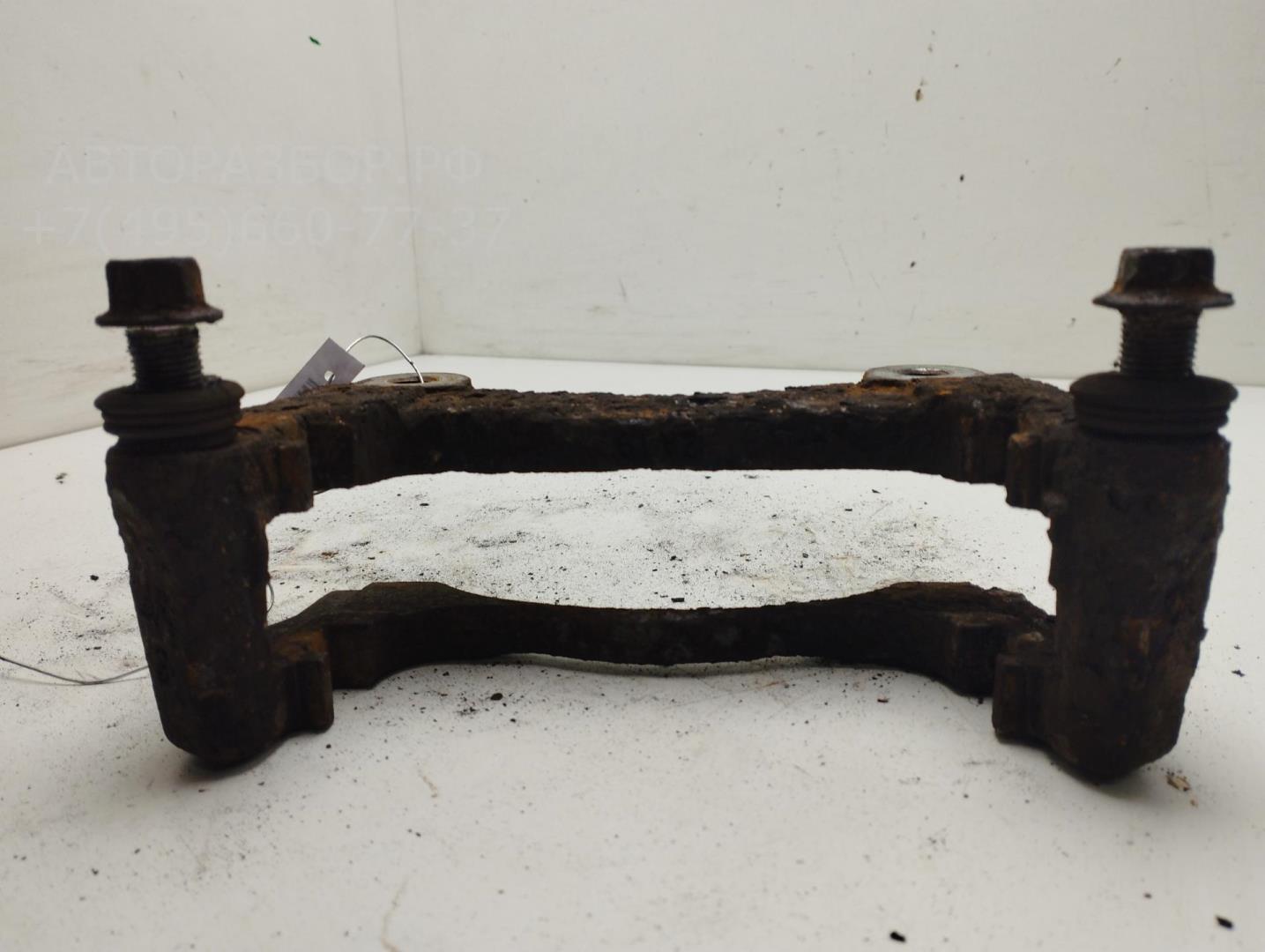 Скоба суппорта переднего