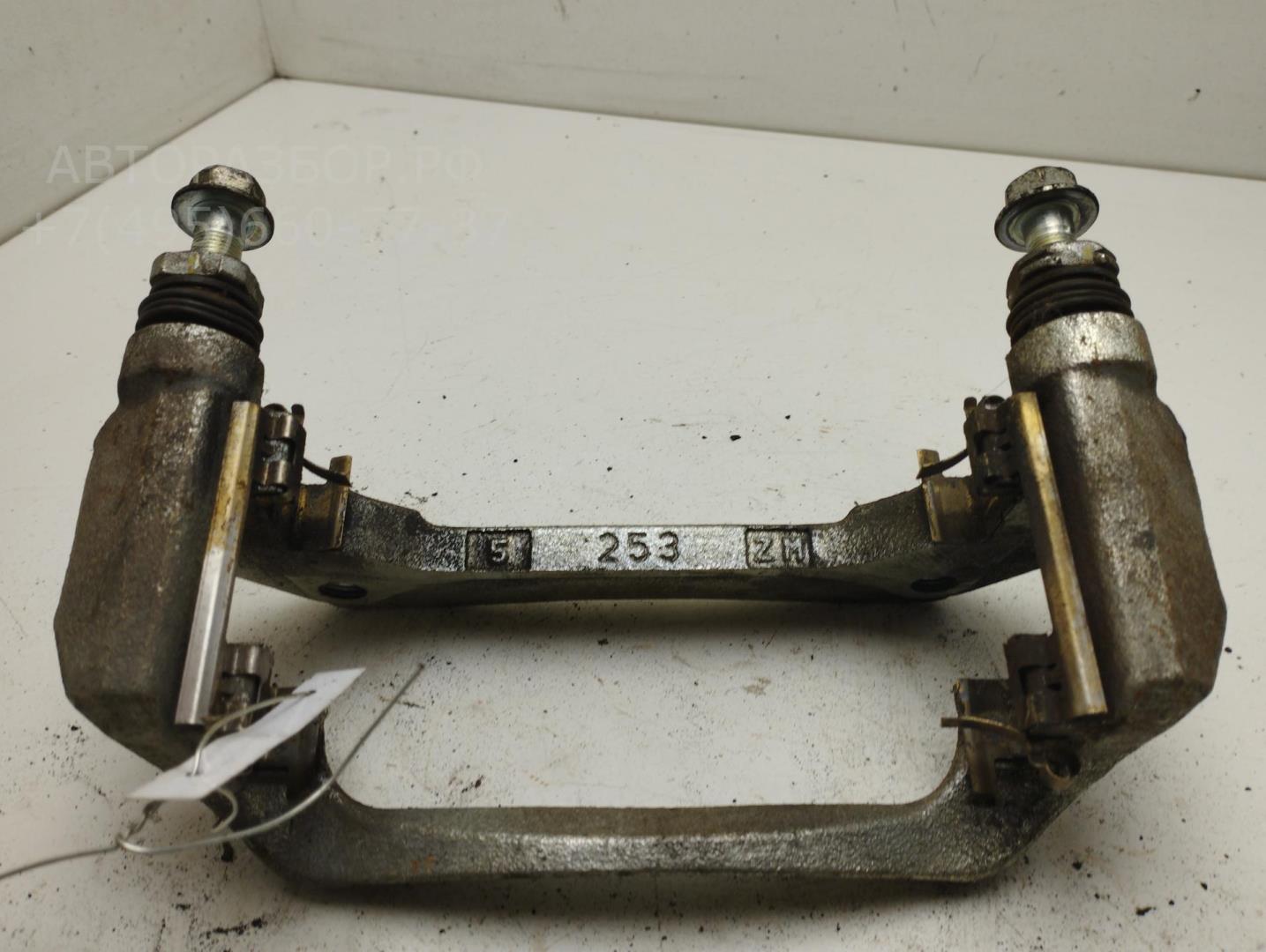 Скоба суппорта переднего