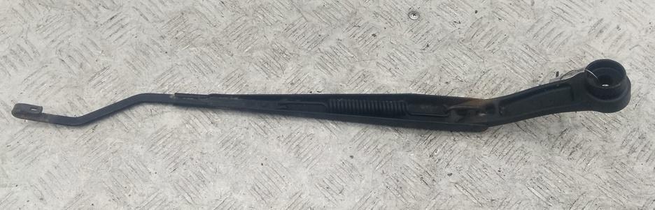 Поводок стеклоочистителя передний левый