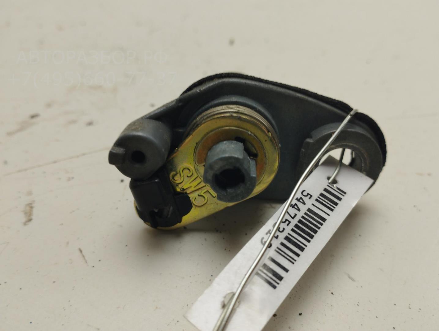 Вставка замка багажника