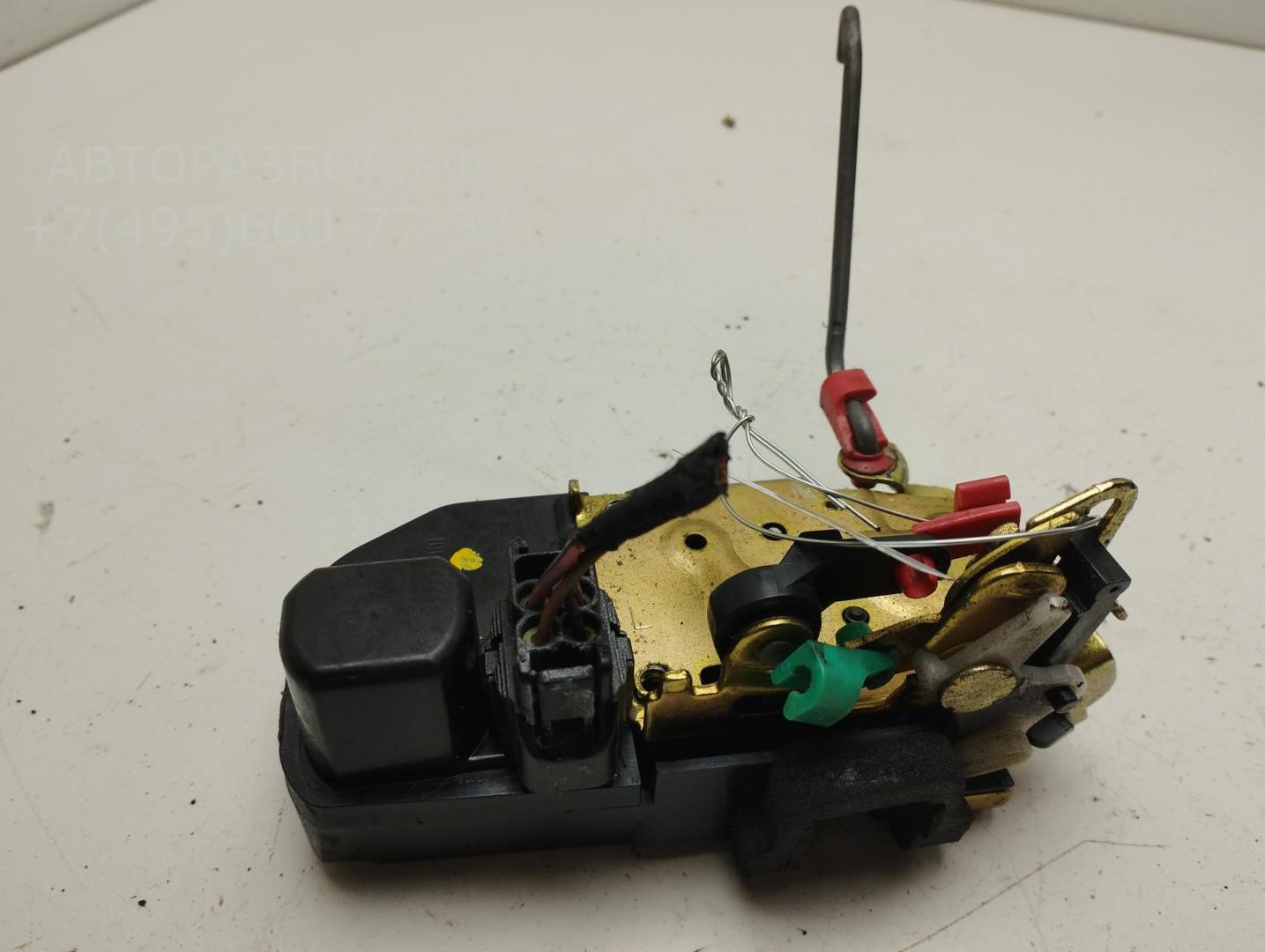 Замок двери задней левой