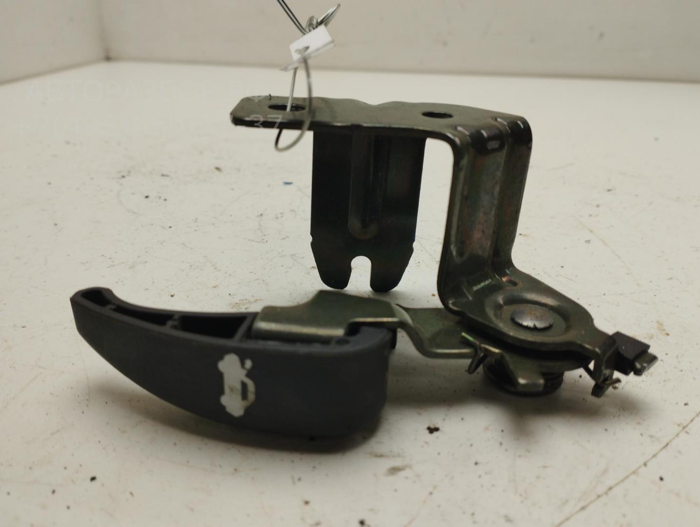 Ручка открывания капота