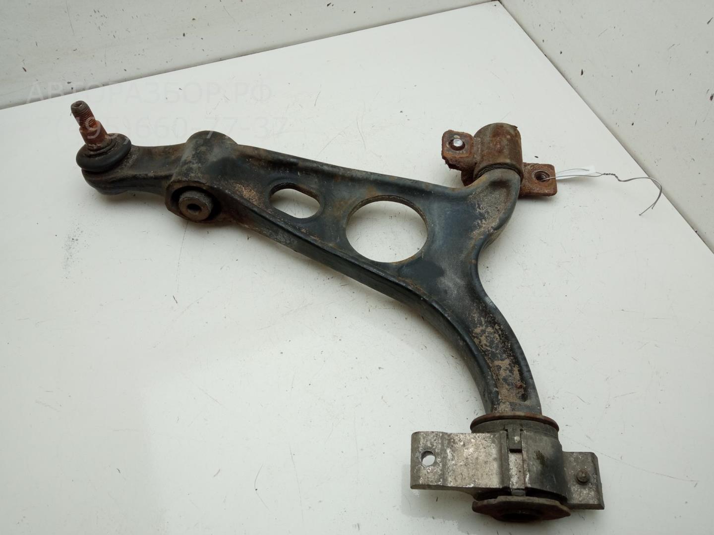 Рычаг передний правый