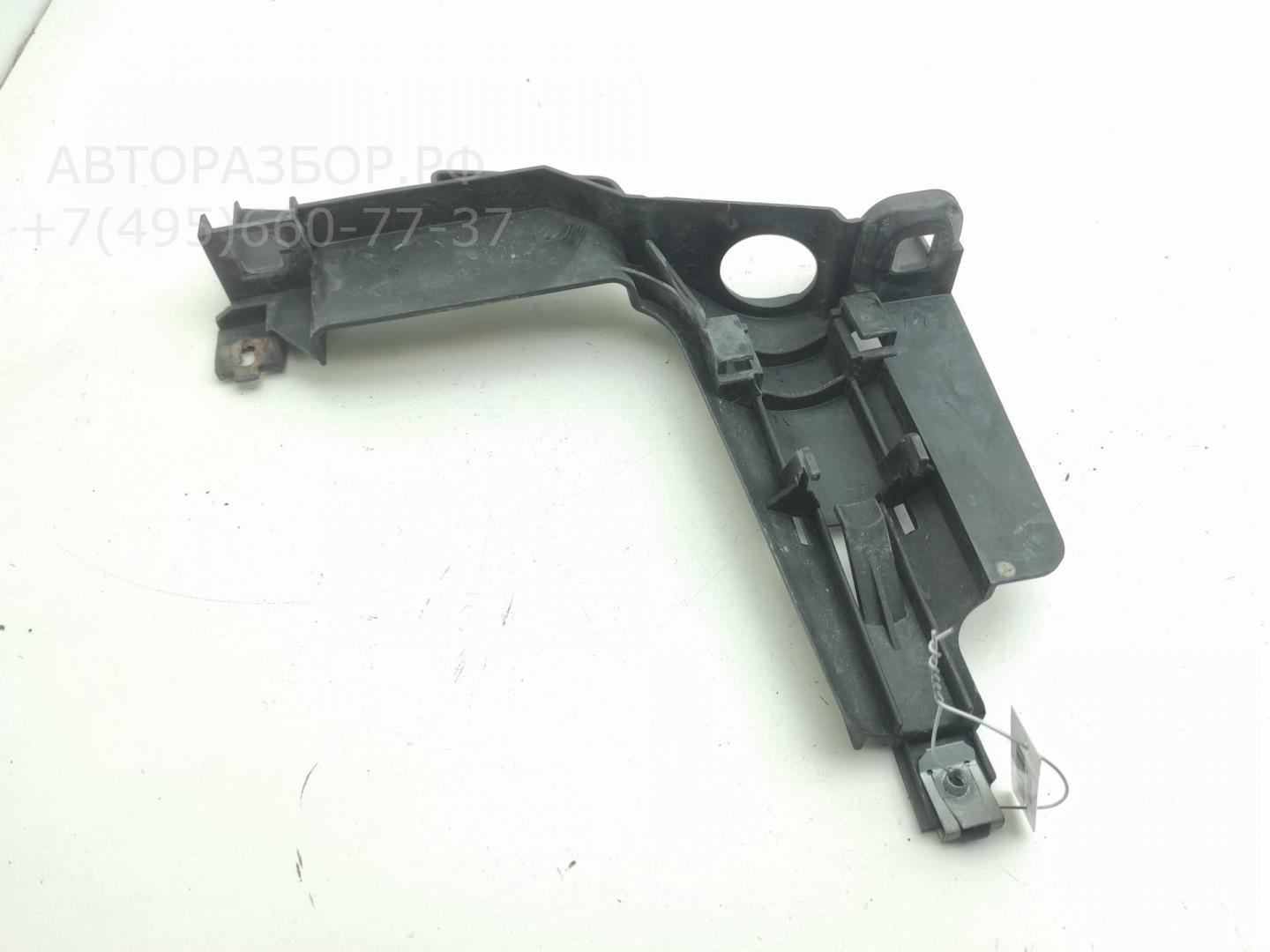 Крепеж фары