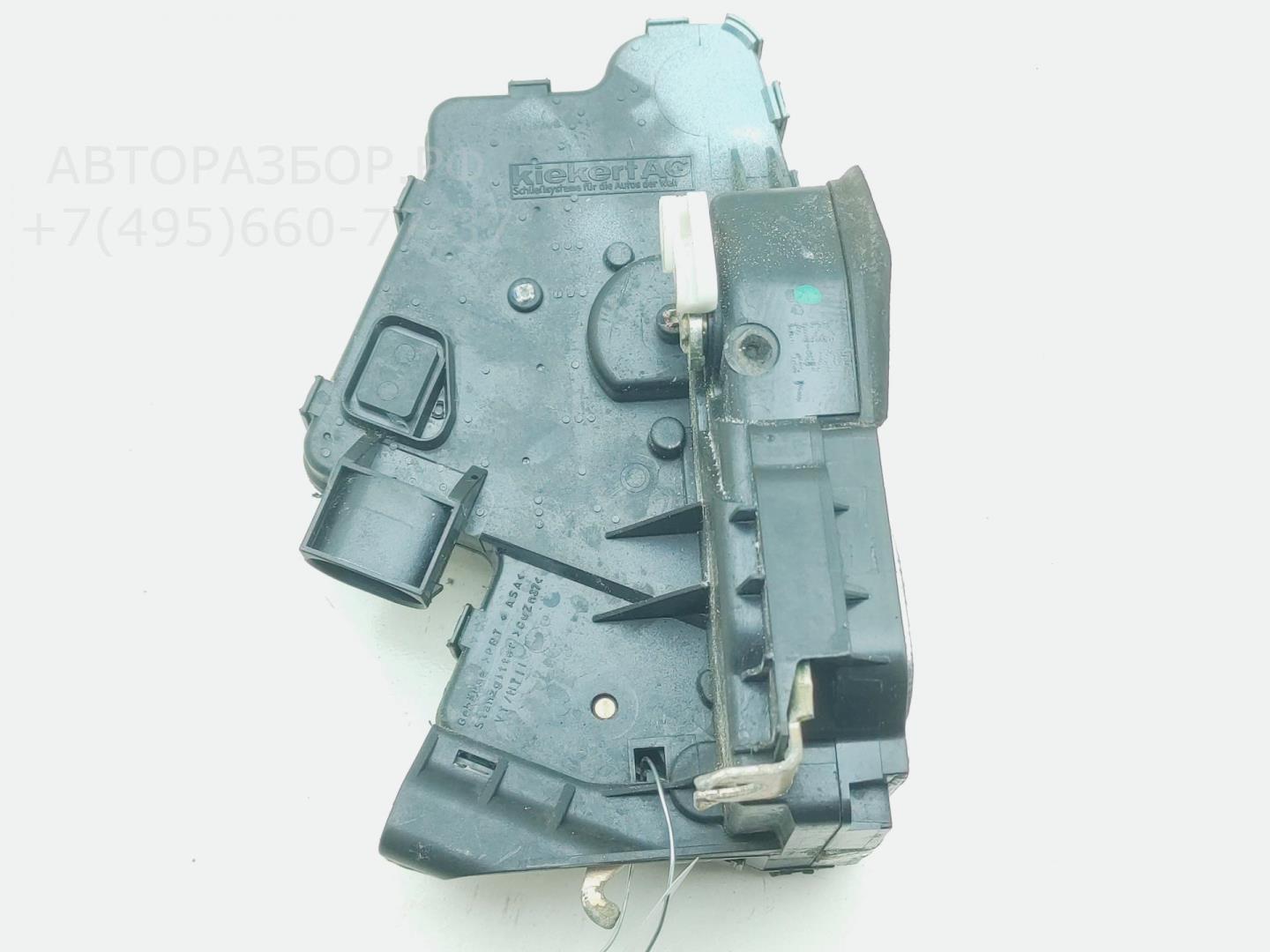 Замок двери задней левой