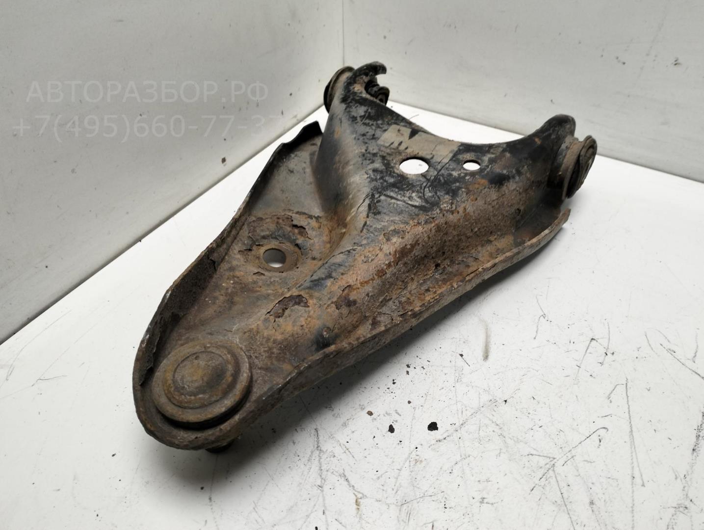 Рычаг передний левый