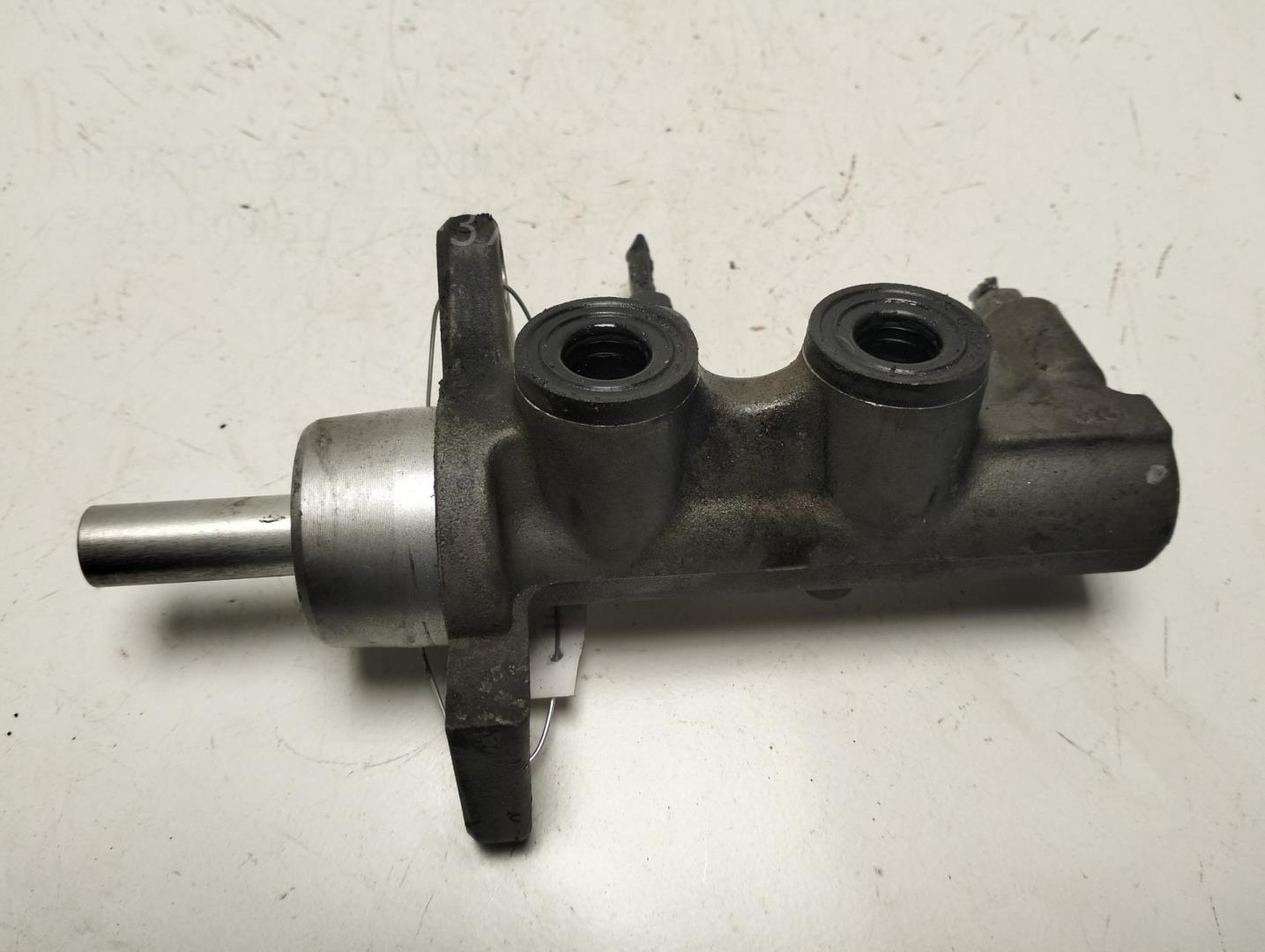 Цилиндр тормозной главный