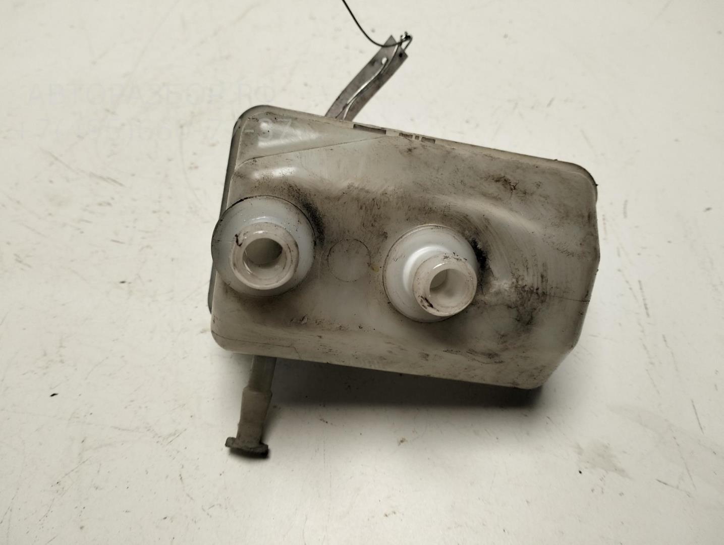 Бачок главного тормозного цилиндра