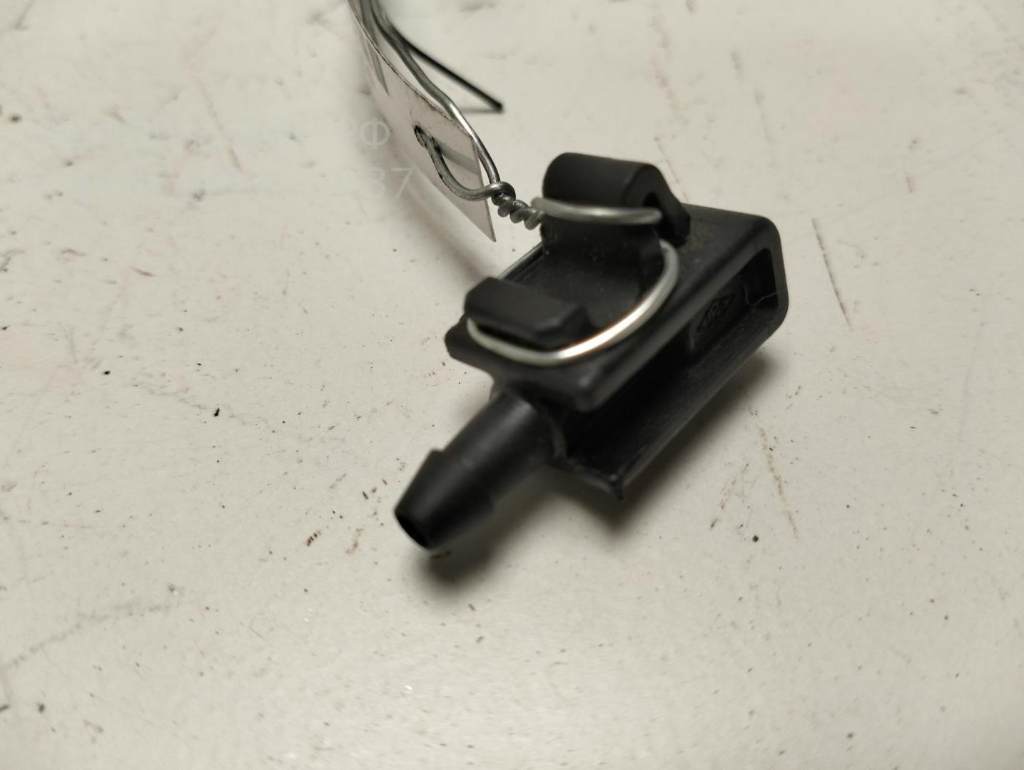 Форсунка омывателя лобового стекла