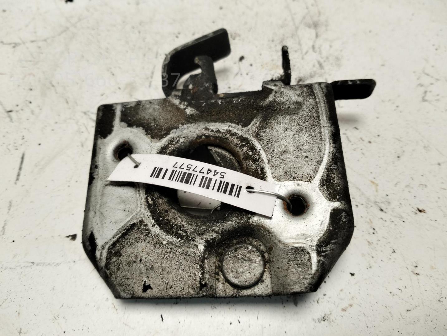 Замок капота