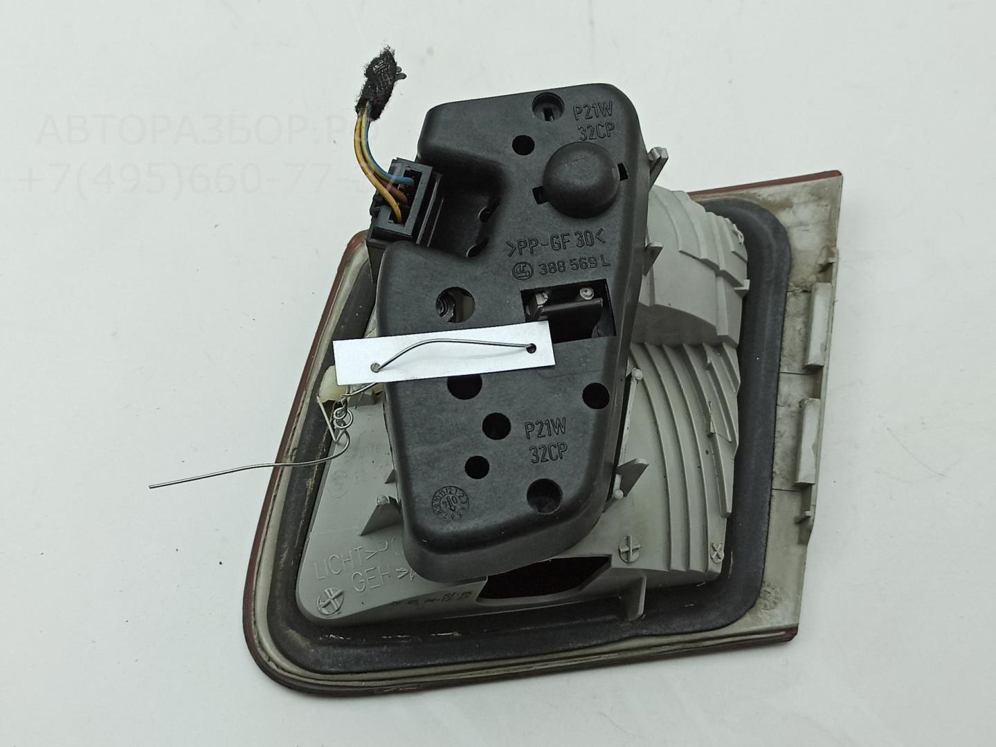 Фонарь задний внутренний левый