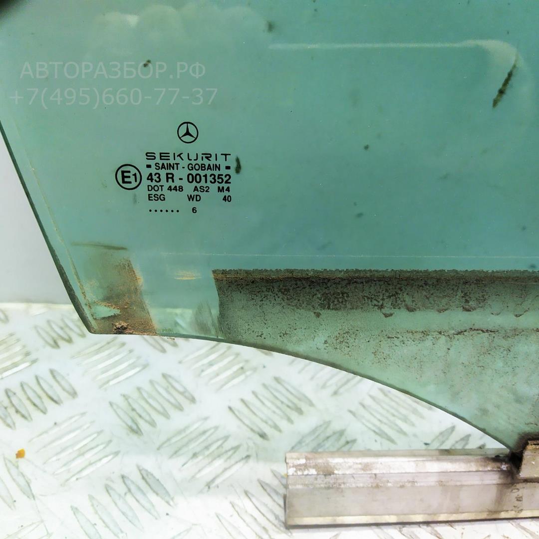 Стекло двери передней правой
