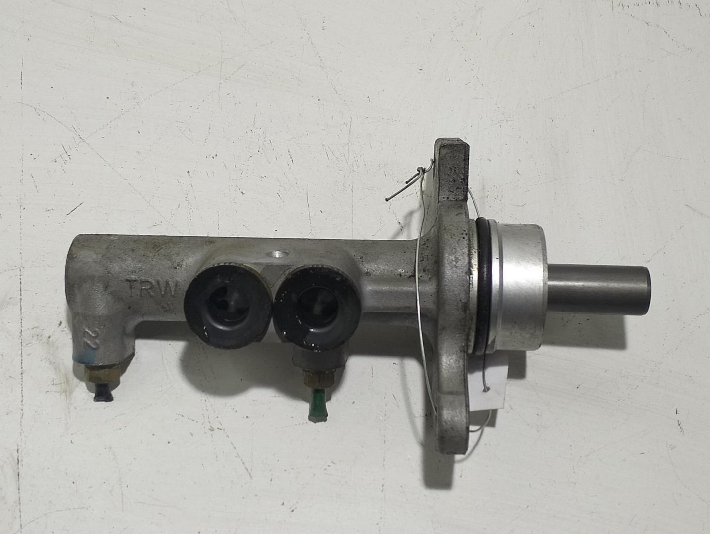 Цилиндр тормозной главный