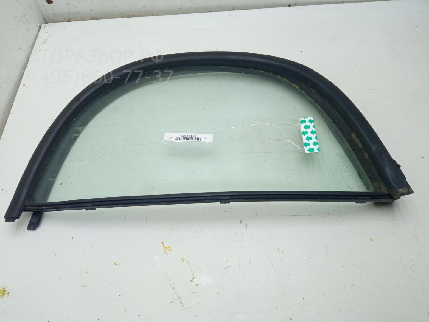 Стекло двери задней левой (форточка)