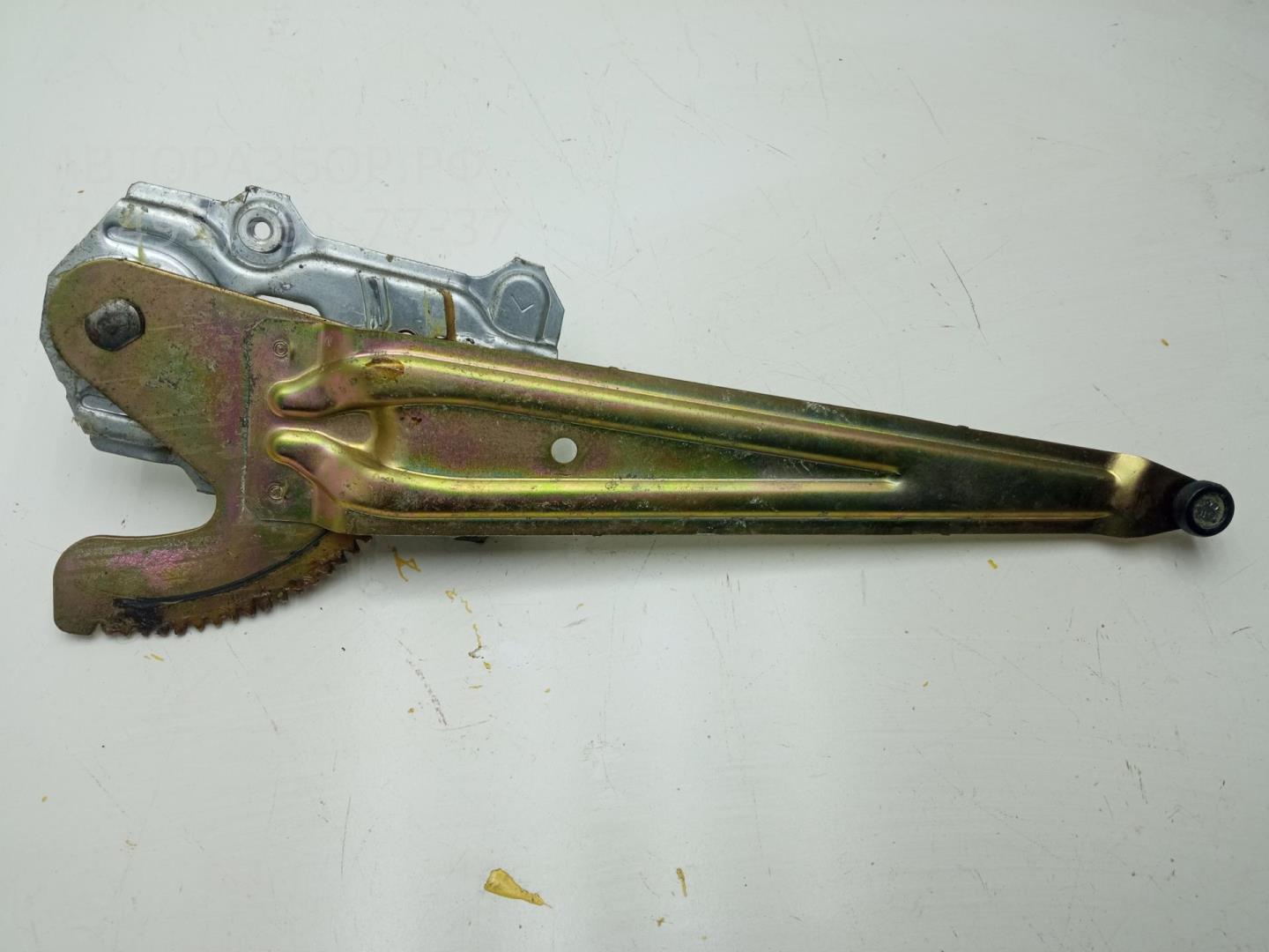 Стеклоподъемник механ. задний левый