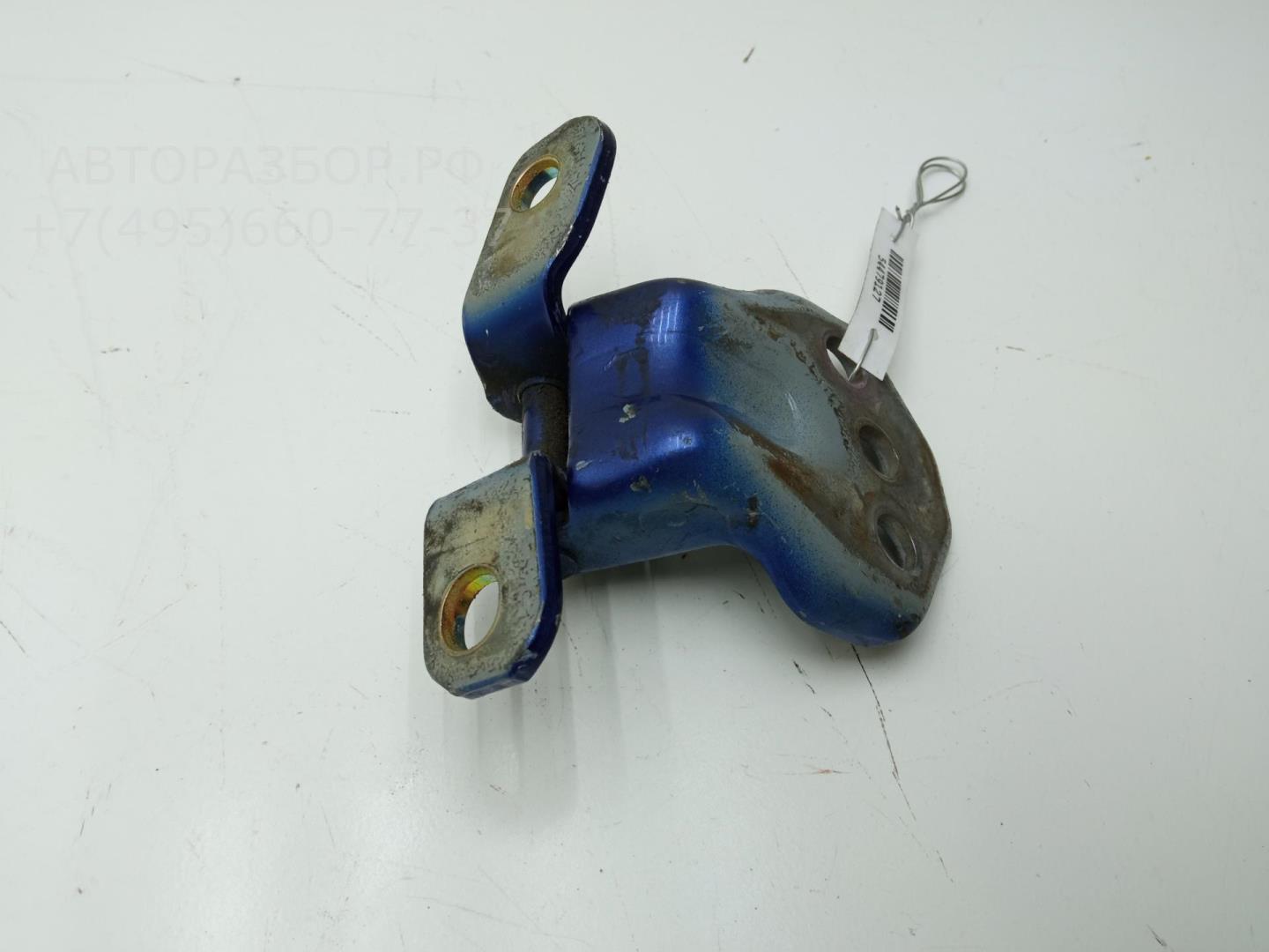 Петля двери