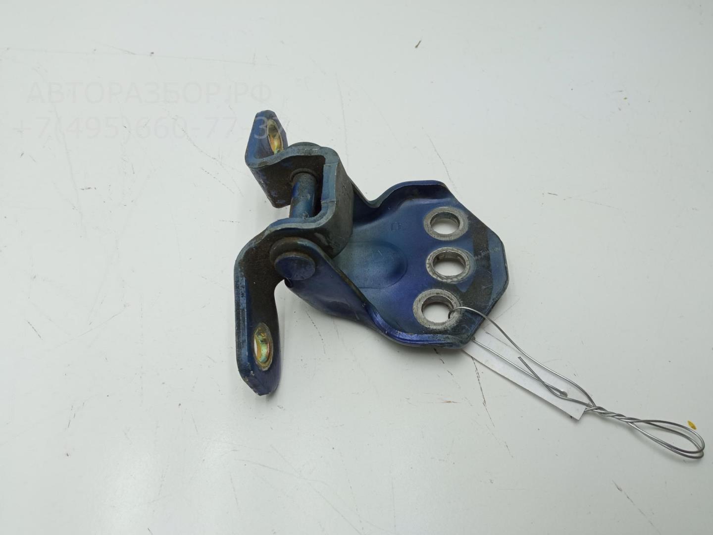 Петля двери