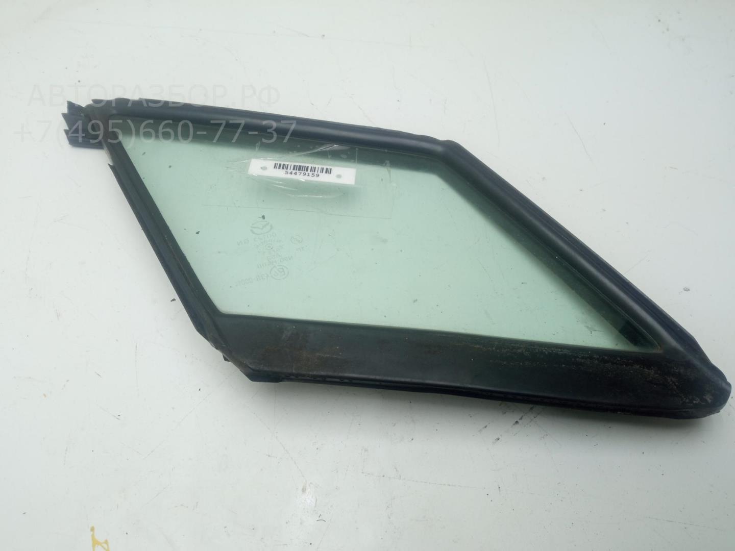 Стекло двери передней правой (форточка)