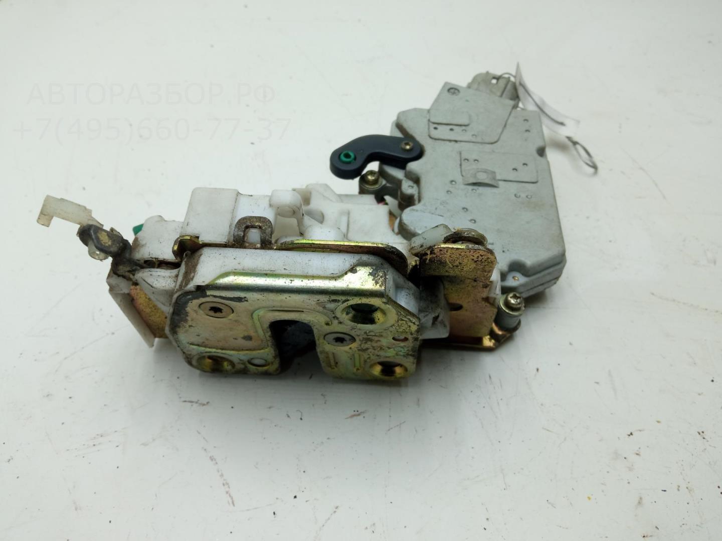 Замок двери передней правой