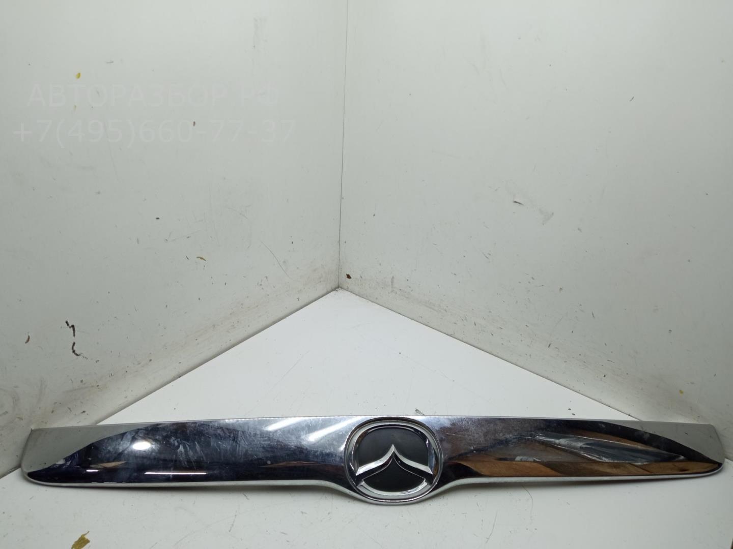 Накладка крышки багажника