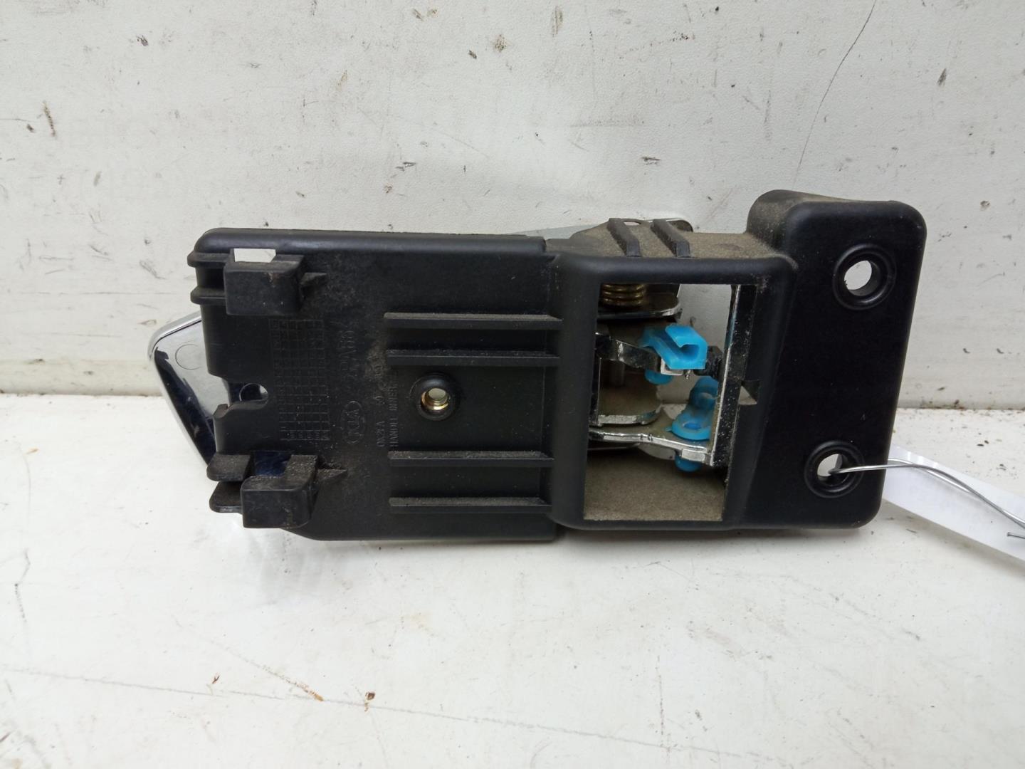 Ручка двери передней внутренняя левая