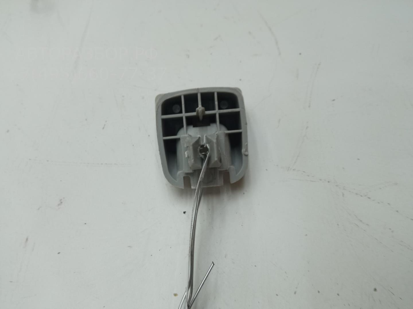 Кронштейн солнцезащитного козырька