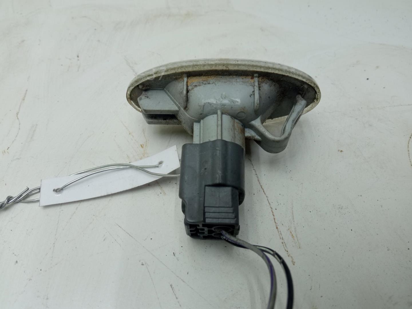 Указатель поворота левый