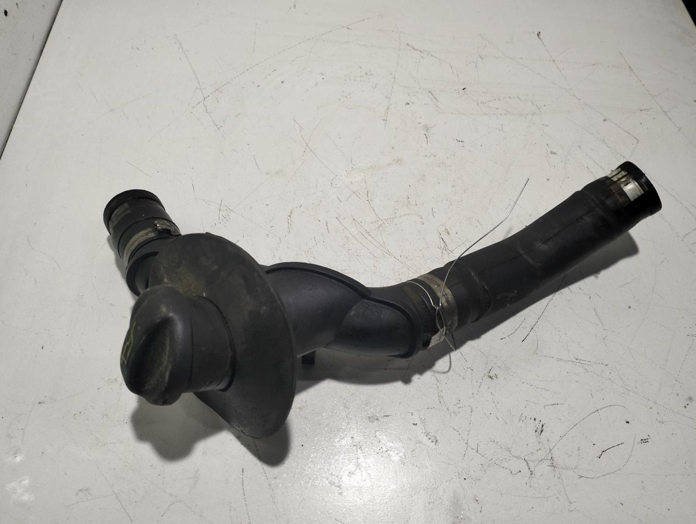 Маслозаливная горловина