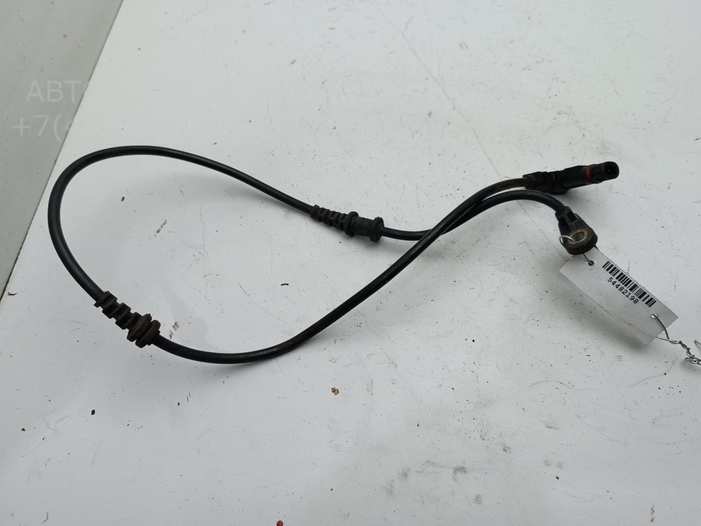 Датчик ABS передний