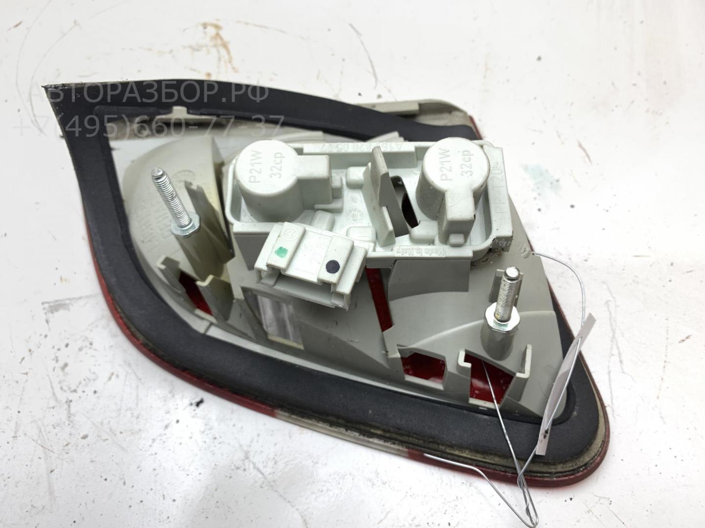 Фонарь задний внутренний левый