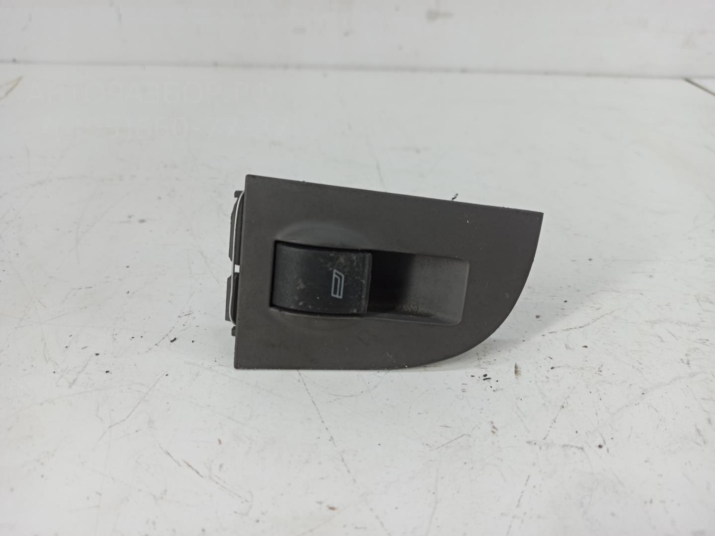 Кнопка стеклоподъемника