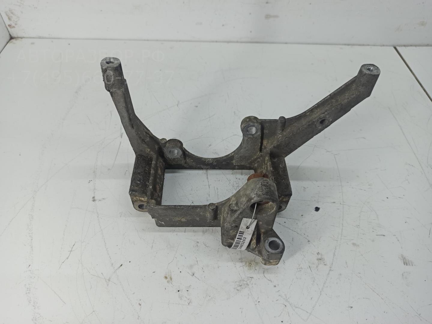 Кронштейн ГУР