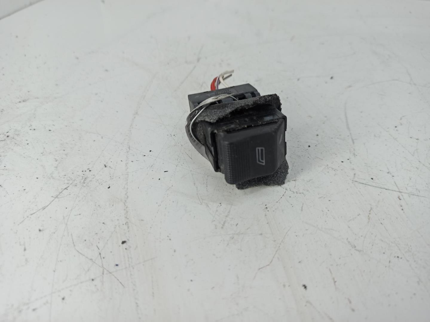 Кнопка стеклоподъемника