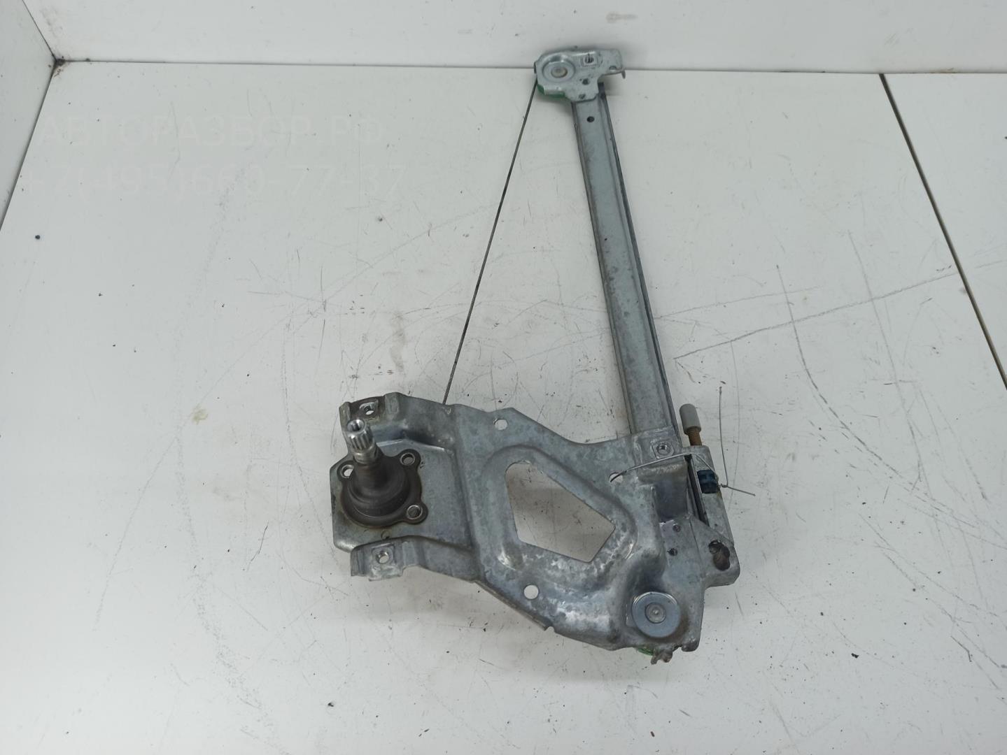 Стеклоподъемник механ. задний правый