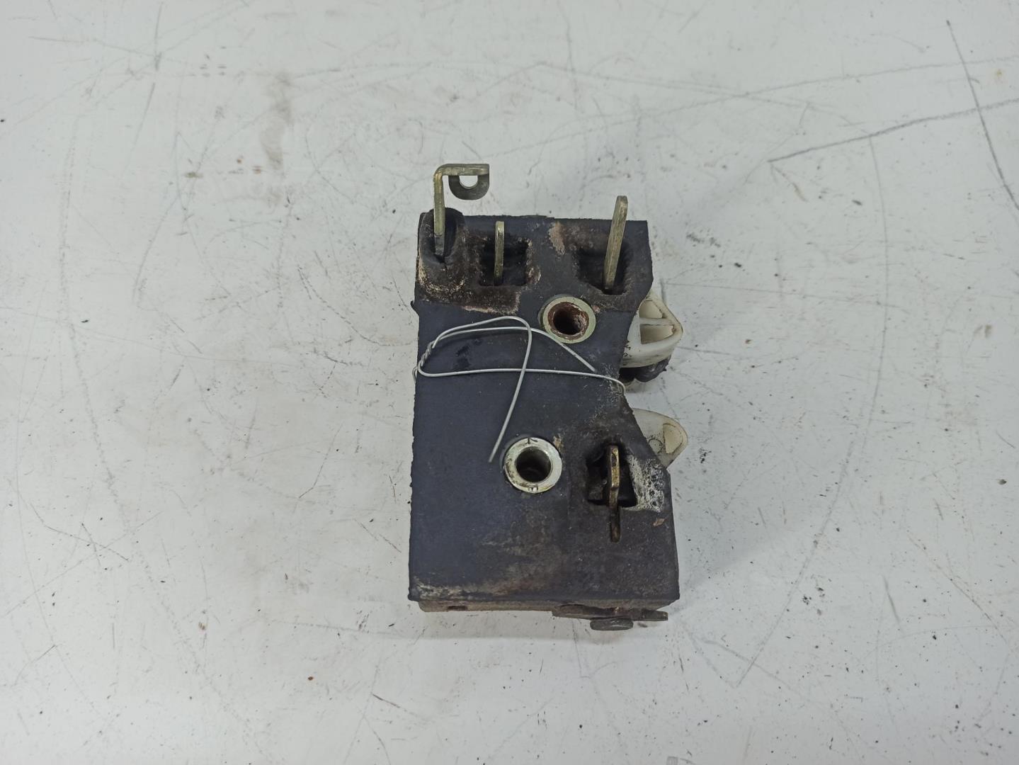 Замок двери задней правой