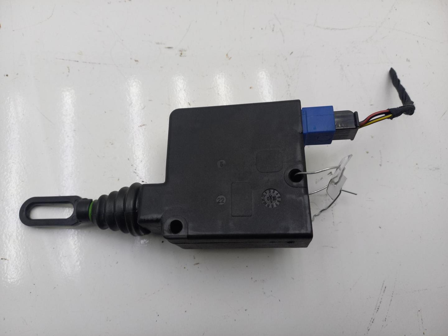 Активатор замка багажника