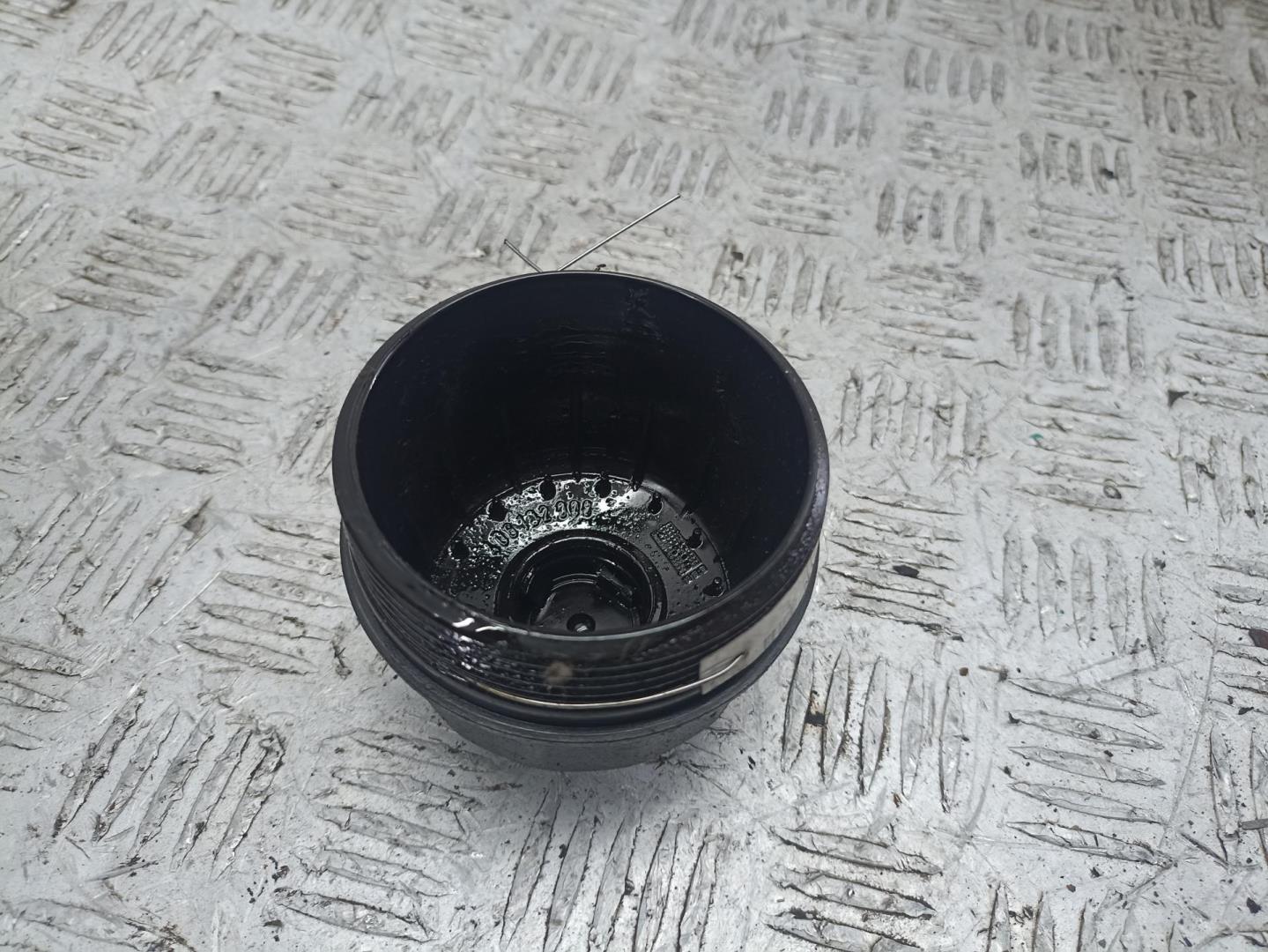 Крышка масляного фильтра