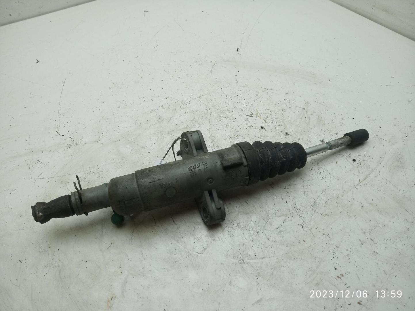 Цилиндр сцепления рабочий