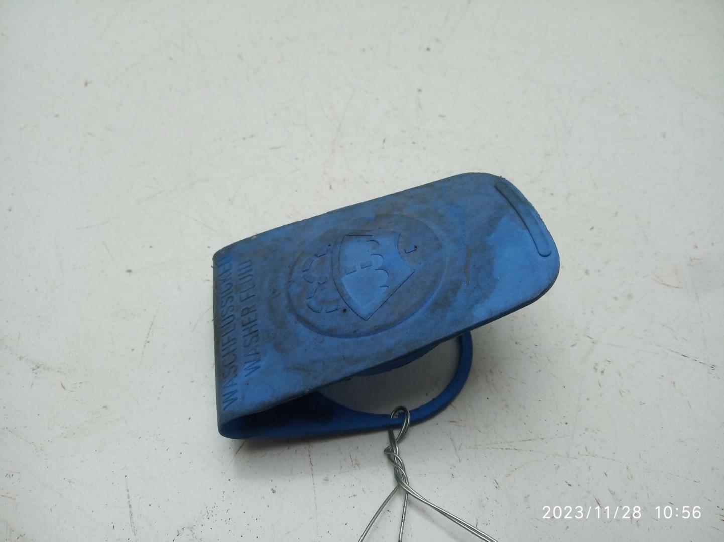 Крышка бачка омывателя