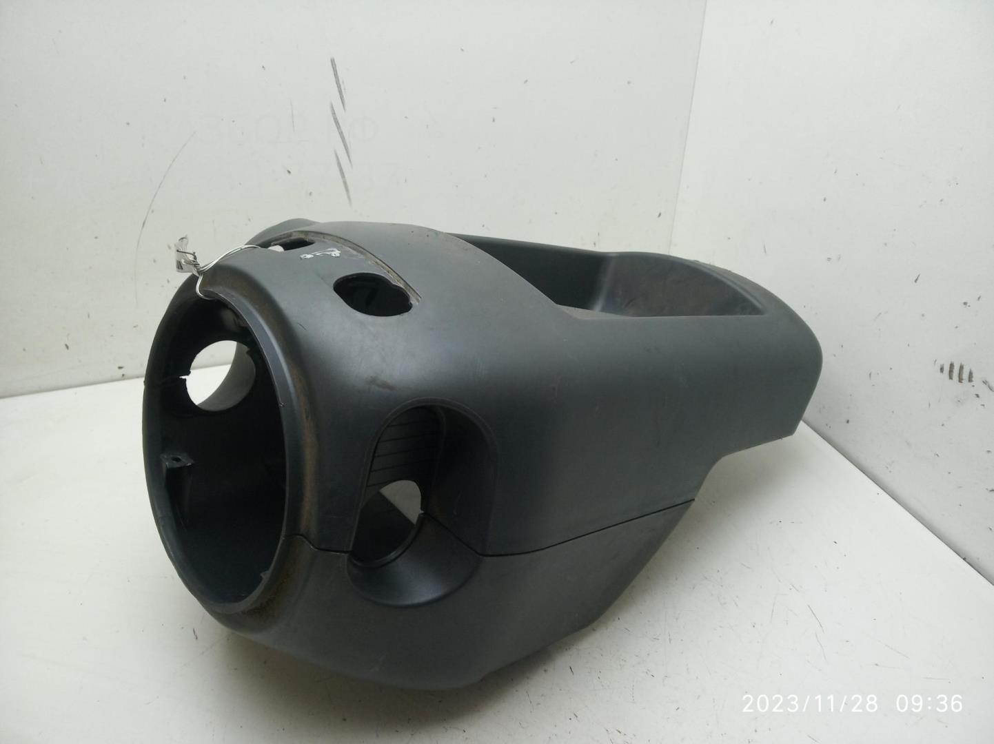 Кожух рулевой колонки